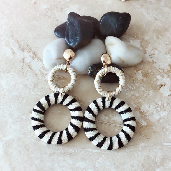 ”BIANCA” DROP EARRINGS-BLACK AND WHITE - Picture 2 of 3